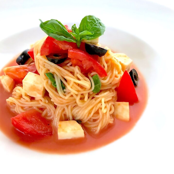 糖質制限 糖質0麺トマトとモッツァレラの冷製パスタ レシピ 作り方 By 藍沢さち 楽天レシピ